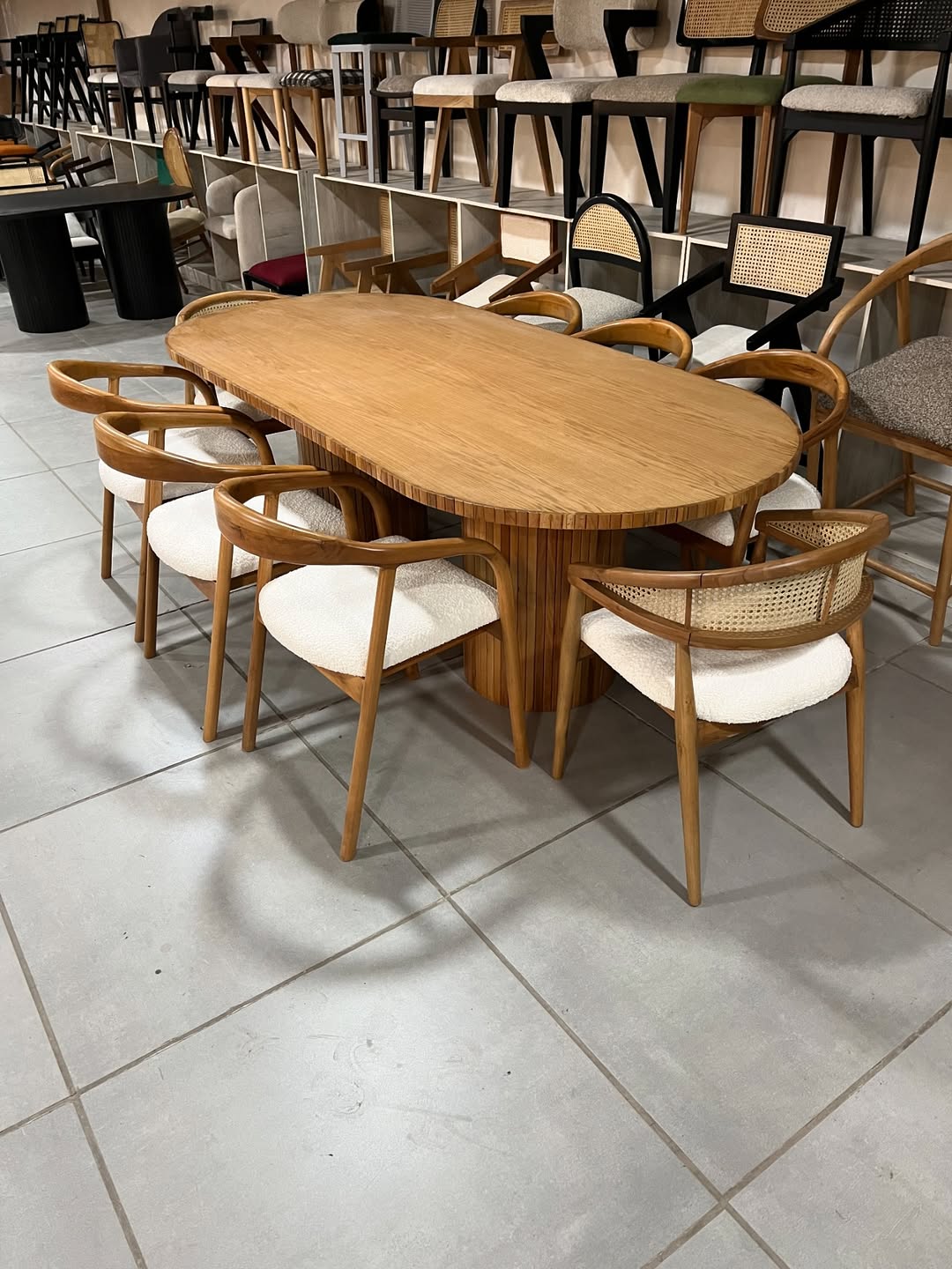 میز نهارخوری هشت نفره